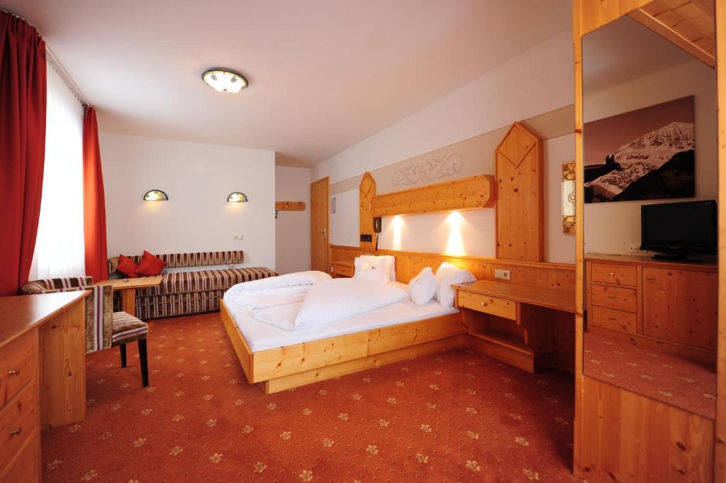 Hotel Toni Galtuer Room photo